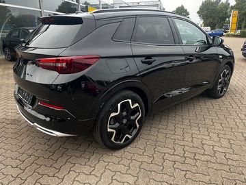 Opel GRANDLAND HYBRID 1.6 PHEV