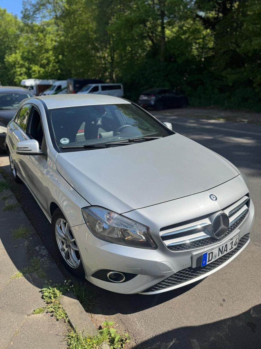 Mercedes-Benz A180, 2013