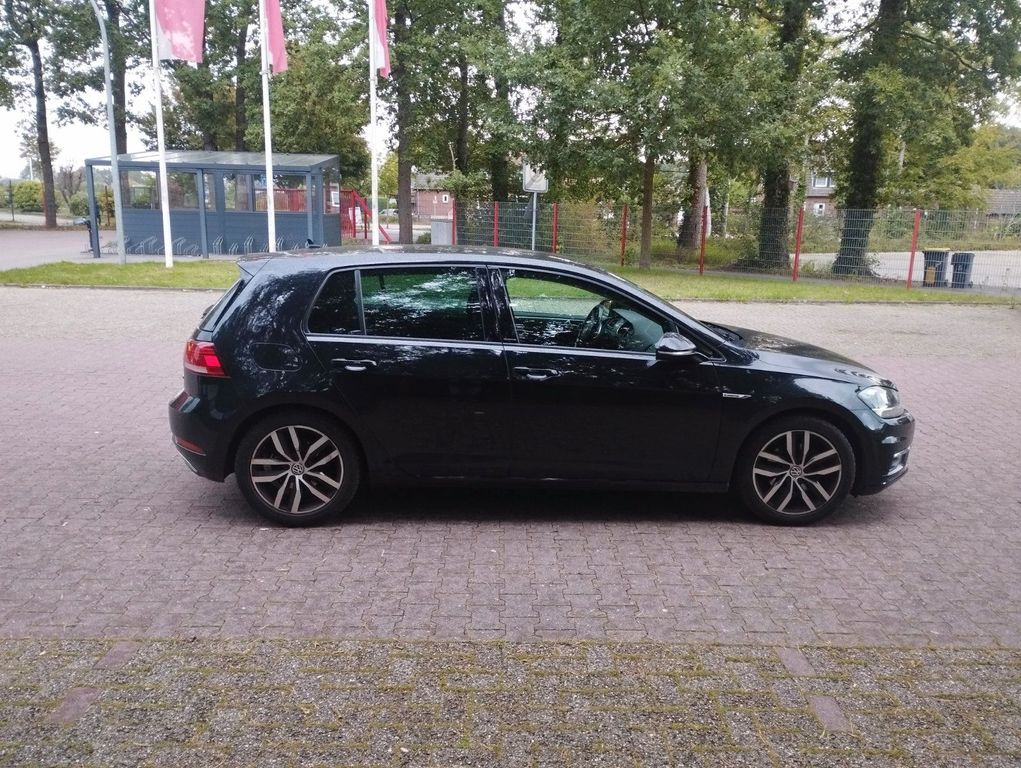 Image of Volkswagen Golf