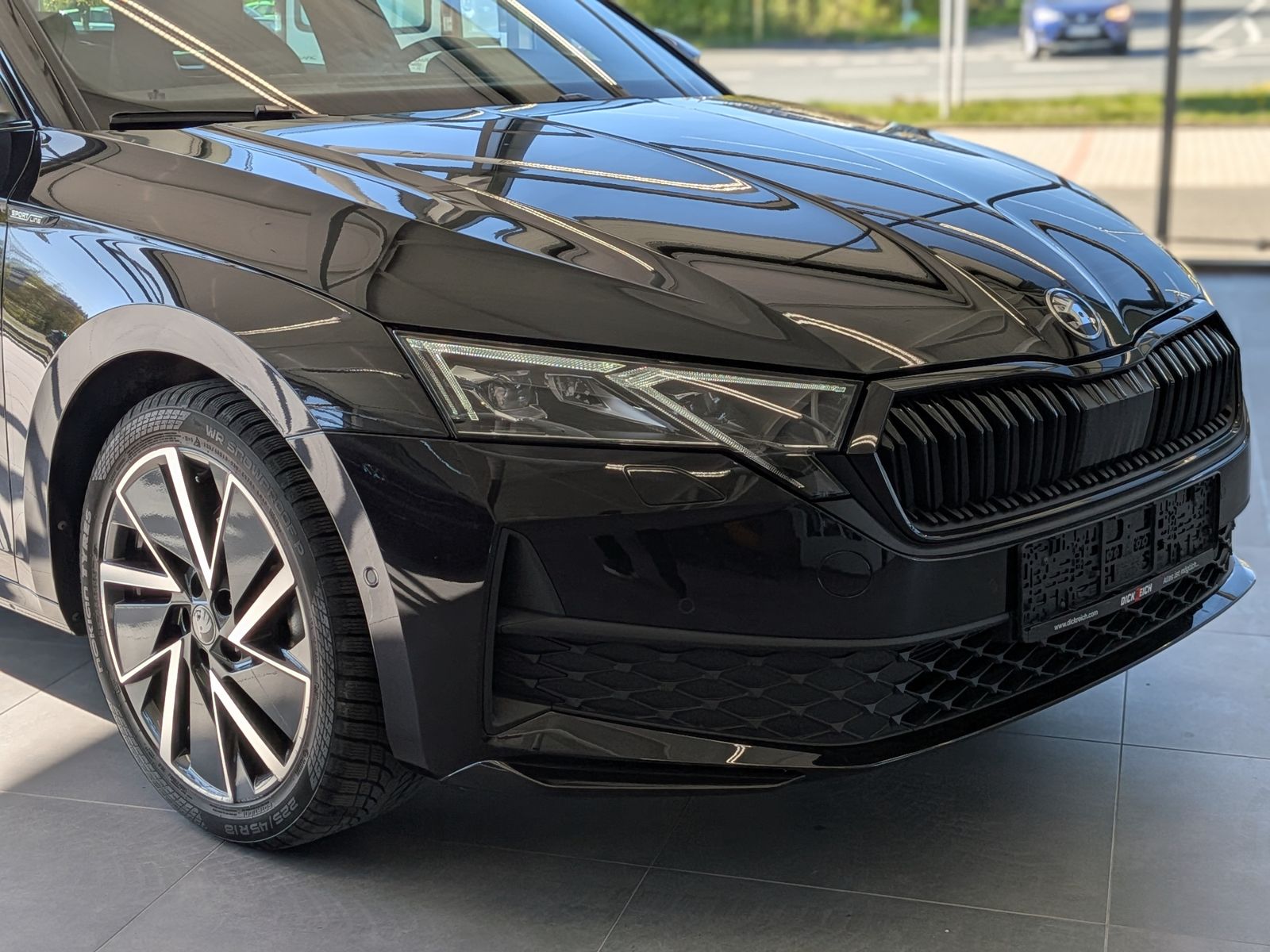 Fahrzeugabbildung SKODA Octavia 1.5 TSI Sportline Pano Matrix AHK 5J-Gar
