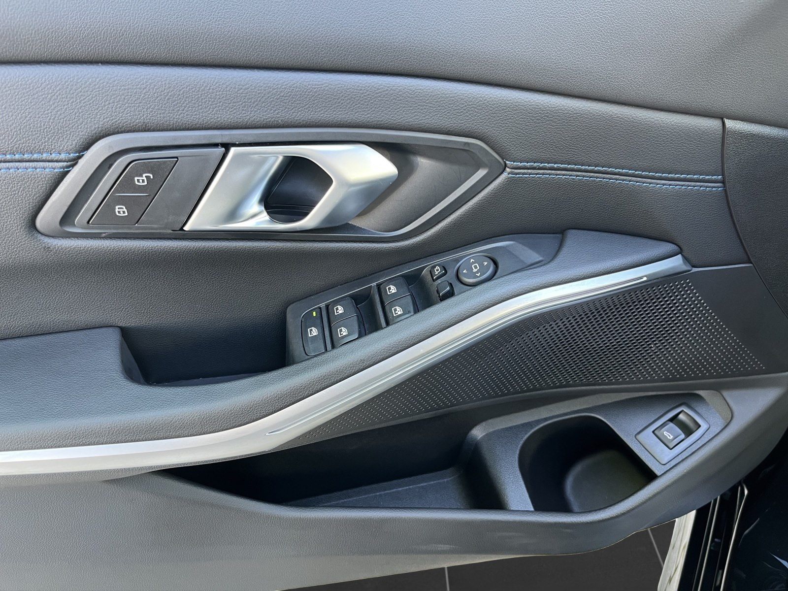 BMW 320 - Bild 10