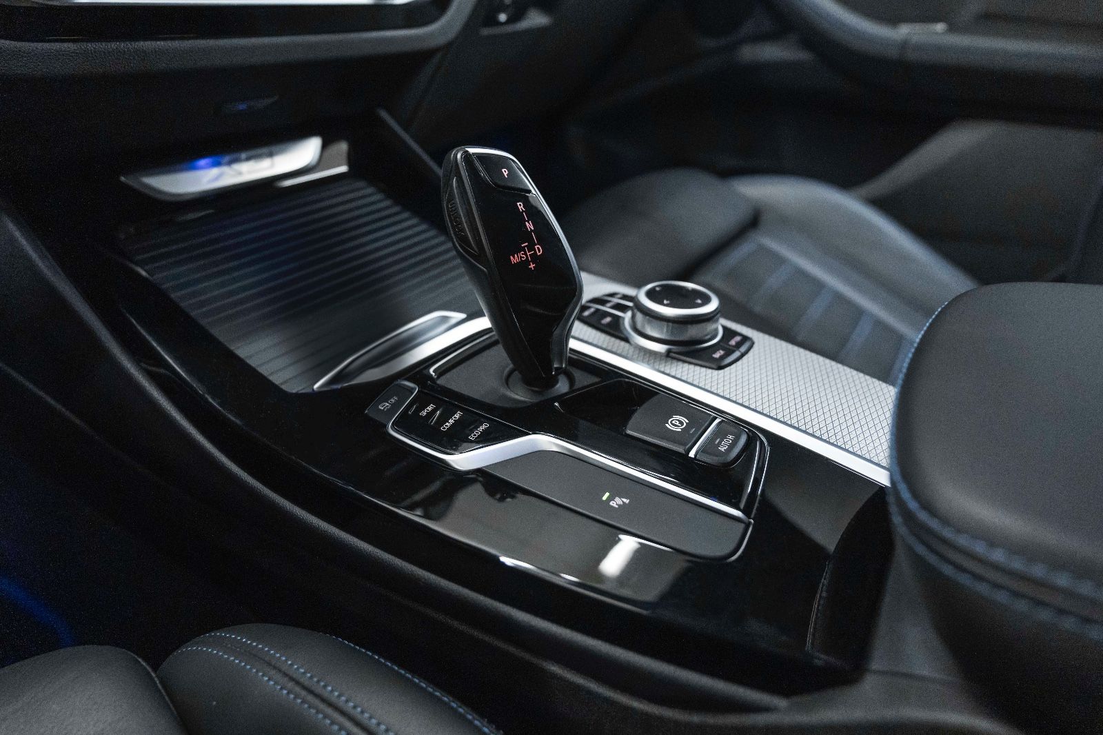 Fahrzeugabbildung BMW X3 Sdrive18D M-SPORT KAM NAV LED RDK LEDER TEMPO