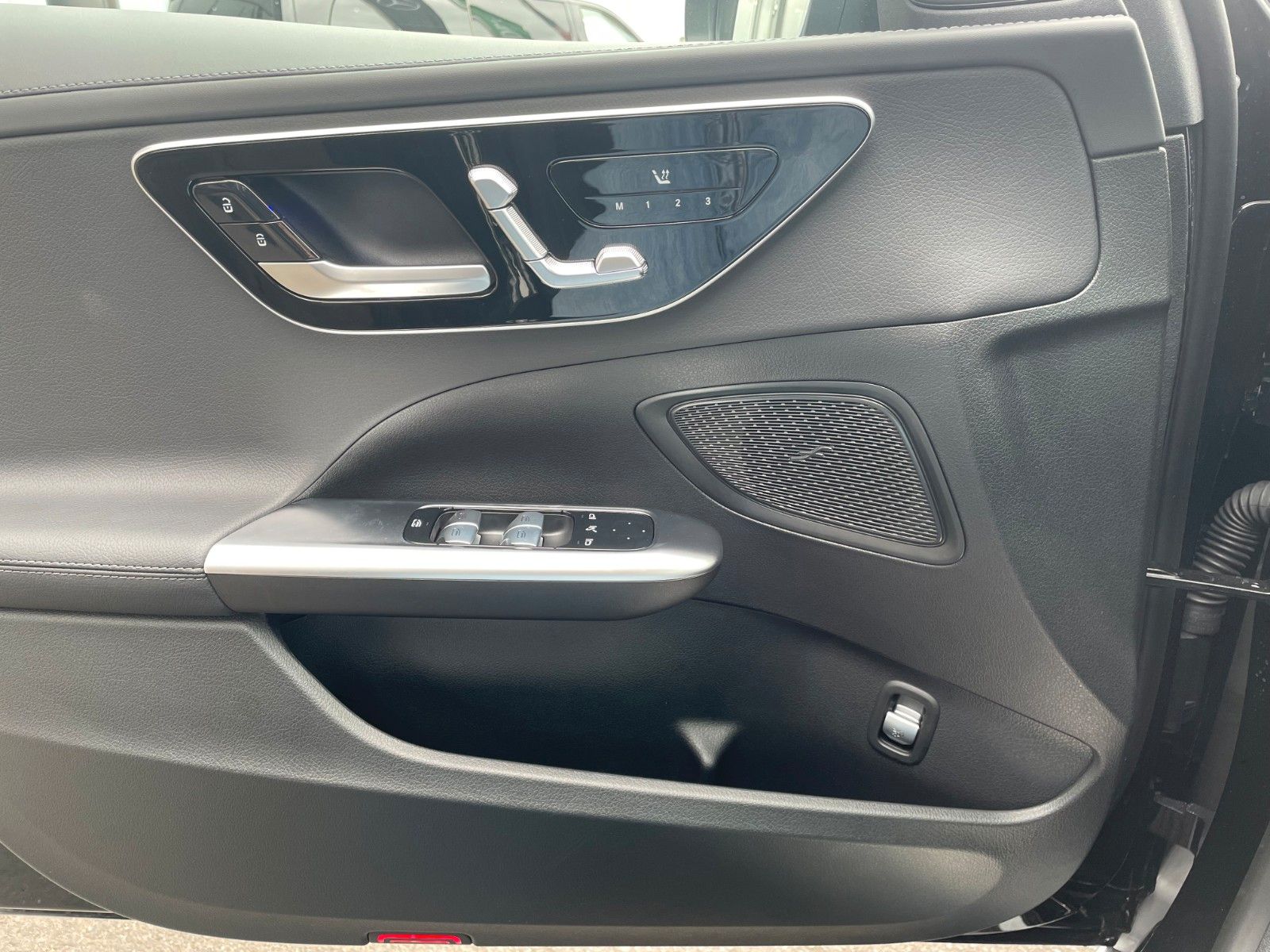 Fahrzeugabbildung Mercedes-Benz C 200 d T AMG+Night+360°+Digital+Memory+Keyless