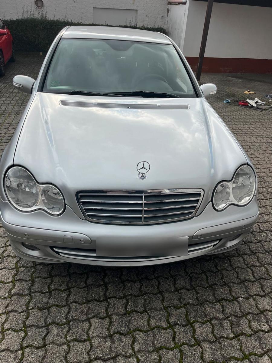 Mercedes-Benz C 180