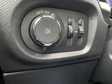 Bild 23 Opel Corsa GS NAVI/KLIMA-AUTO/PDC v+h+CAM/TOTWINKEL