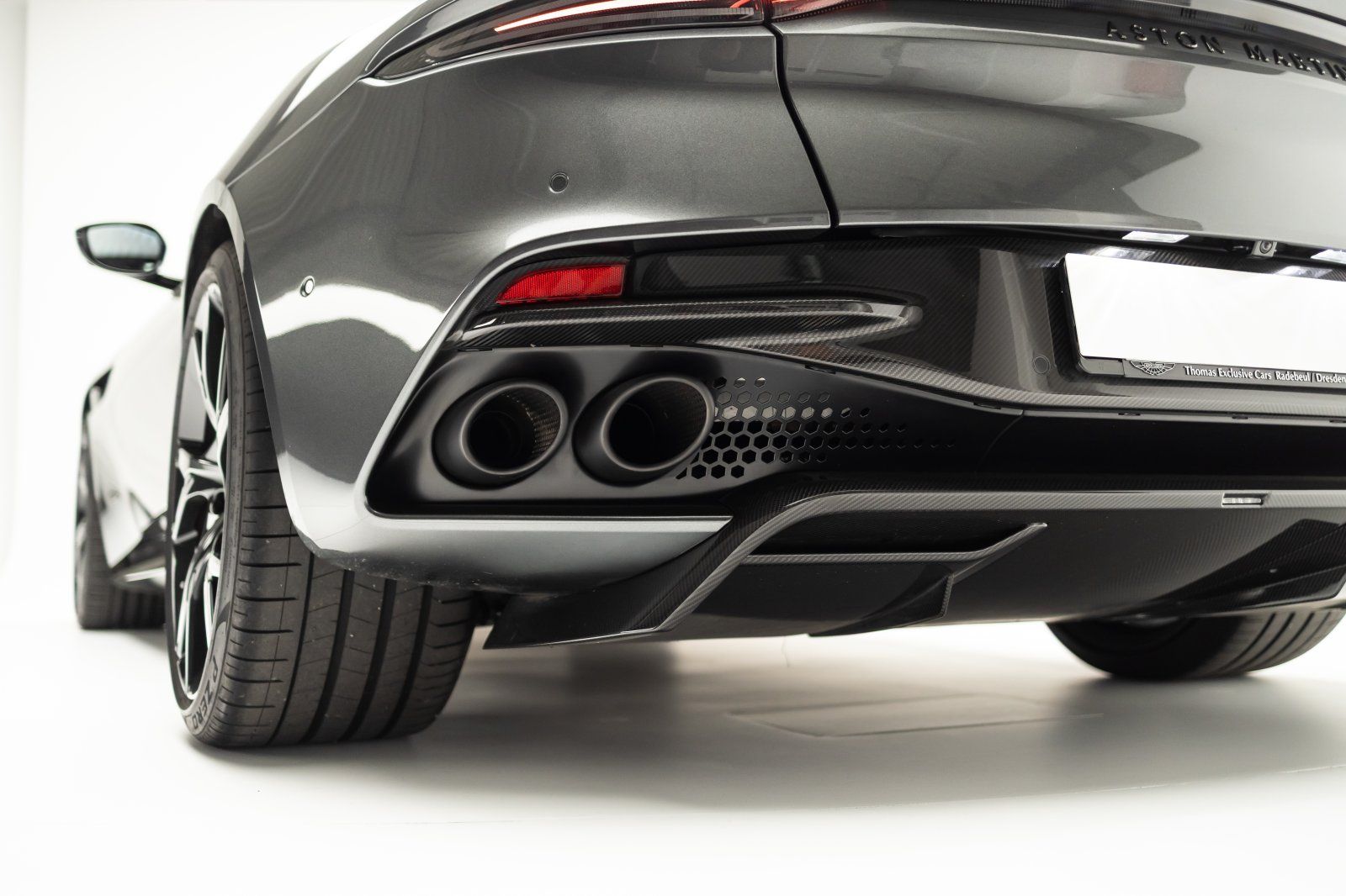 Aston Martin DBS (5.2 V12 FULL CARBON/1.Hand/Deutsches Fzg.)