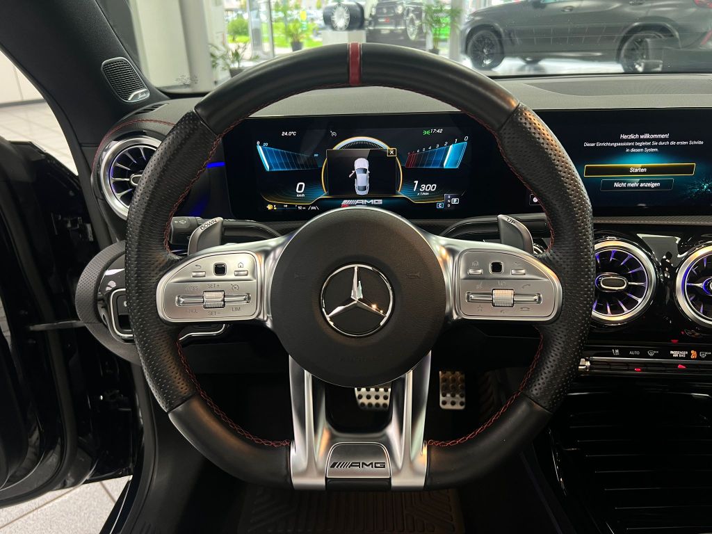 Mercedes-Benz CLA 35 AMG 4Matic*LED*PANO*BURMESTER*MBUX*KAM*