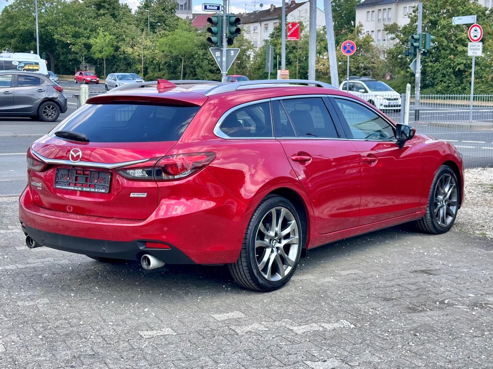 Fahrzeugabbildung Mazda 6 KOMBI SPORTS-LINE AWD ALLRAD*HEAD-UP*