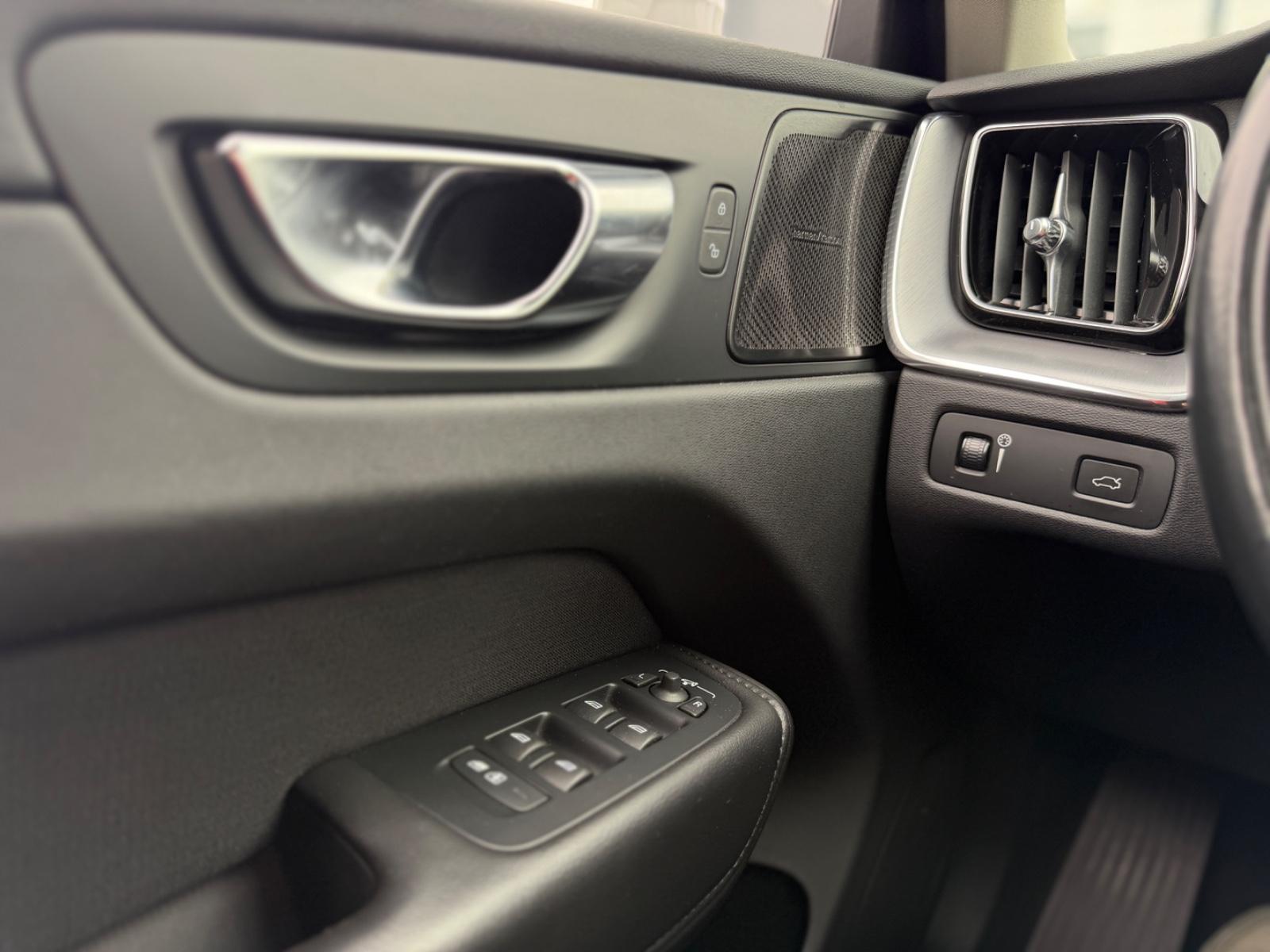 Volvo XC 60  Momentum Pro AWD*H&K*ACC*LED*AHK*