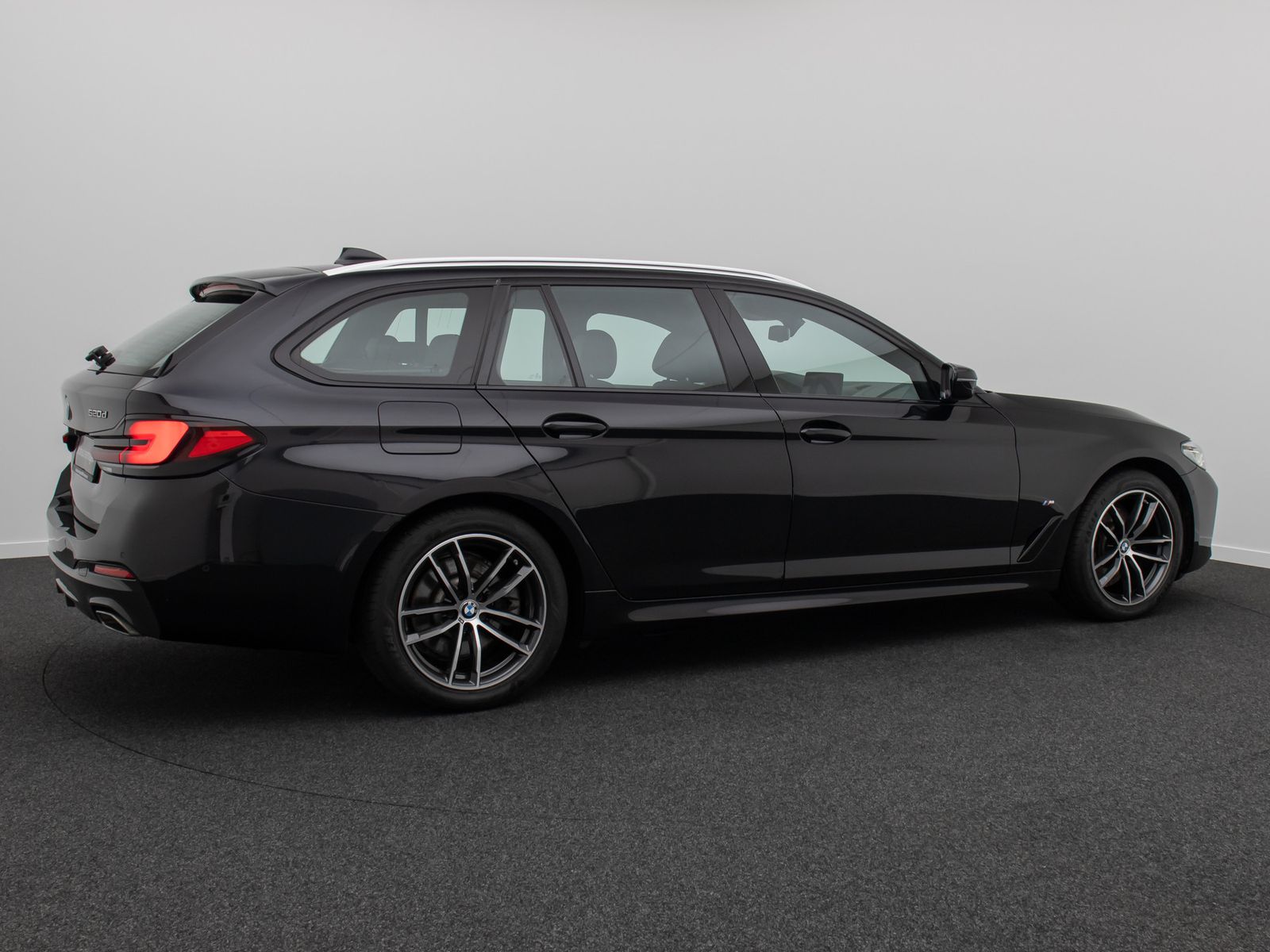 Fahrzeugabbildung BMW 520d xD M Sport Kamera DAB HiFi Lenkrhzg Komfort
