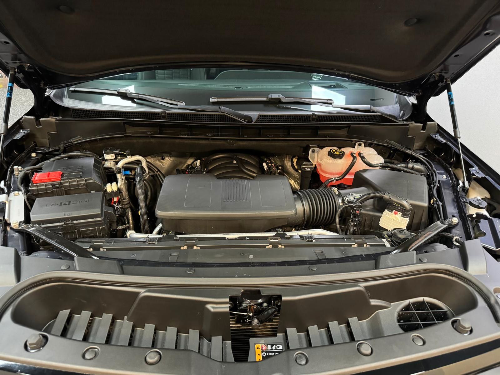 Fahrzeugabbildung Cadillac ESCALADE SPORT-PLATINUM 6.2 V8 -NIGHT VI.-LPG