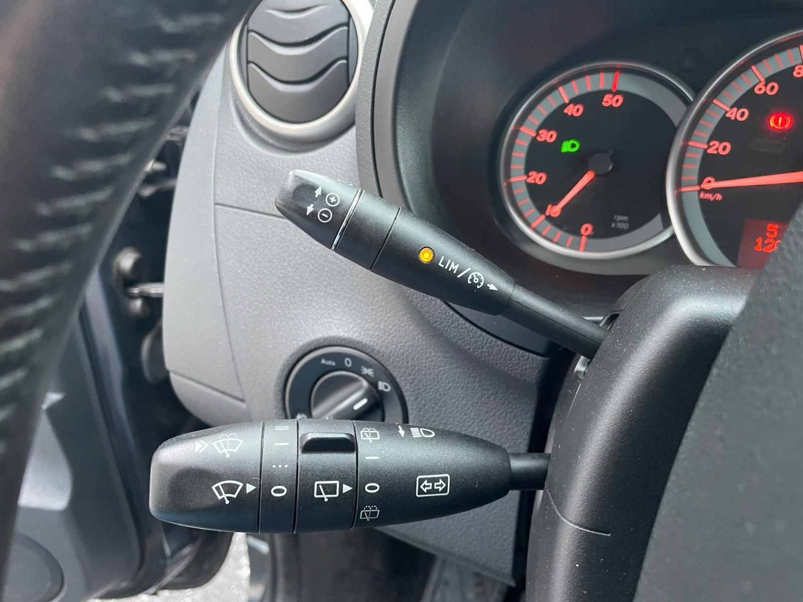 Fahrzeugabbildung Mercedes-Benz Citan 111 CDI Tourer AHK Navi Kamera SHZ