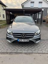 Mercedes-Benz E 220d T AMG Line Autom. AMG Line - gebrauchte Mercedes-Benz E 220 aus dem Jahr 2016