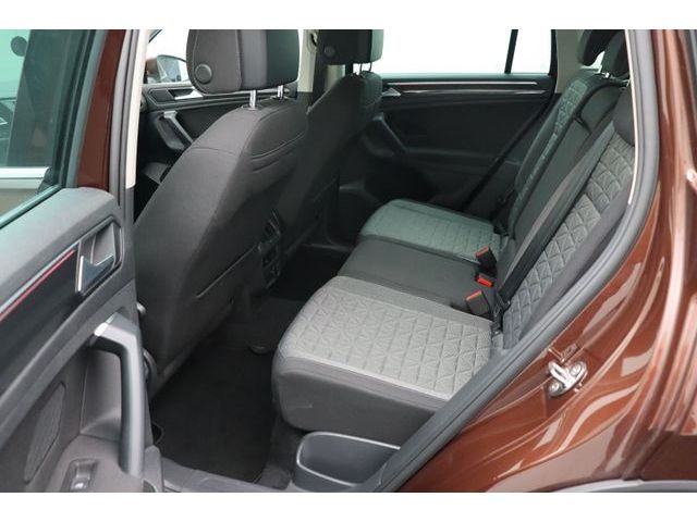 Fahrzeugabbildung Volkswagen Tiguan 1.5 DSG Life ACC LED Apple CarPlay