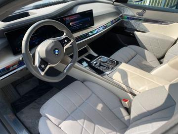 2022 BMW I7 — фото 10