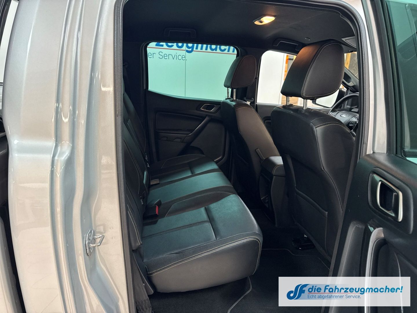 Fahrzeugabbildung Ford Ranger Wildtrak DOKA 212PS 4x4 AHK Navi Leder LE
