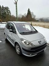 Peugeot 1007 Sport  Top Zustand - Peugeot 1007 Sport mit Benzin-Antrieb