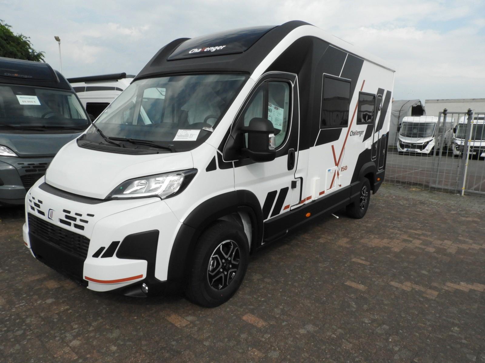 Challenger X150 Open Edition M26 140PS Auto Artic Zubehör