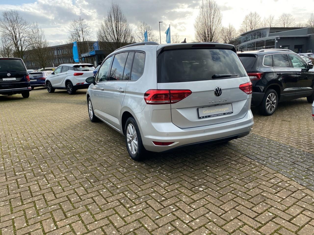 Volkswagen Touran 2.0 TDI Comfortline 7-Sitzer+PANO+AHK+RFK