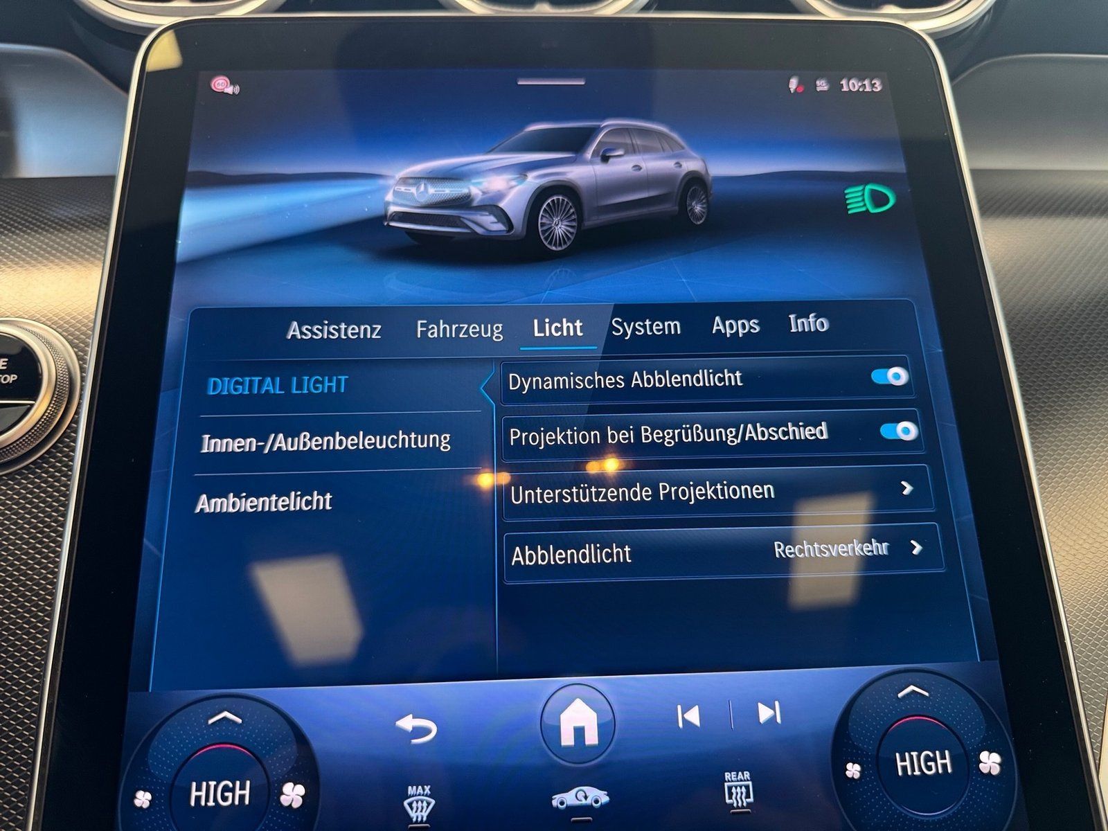 Fahrzeugabbildung Mercedes-Benz GLC 200 4M AMG Plus*STDHZG*AHK*Pano*Burm*HUD*360