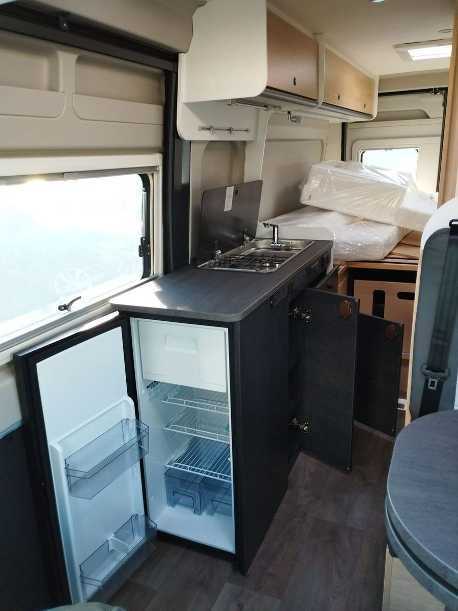 Fahrzeugabbildung Sunlight Adventure Cliff 640 Automatik, Dörr Edition, LTE