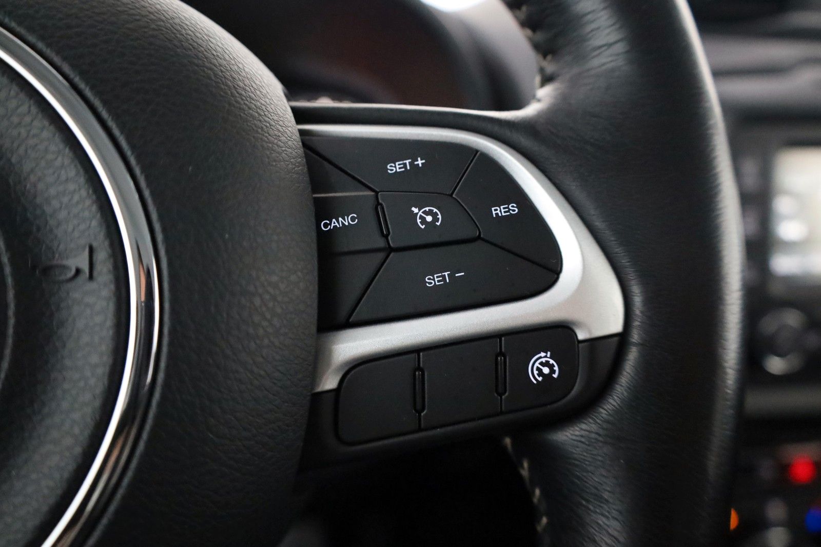 Fahrzeugabbildung Jeep Renegade Limited FWD,Leder,Carplay,DAB