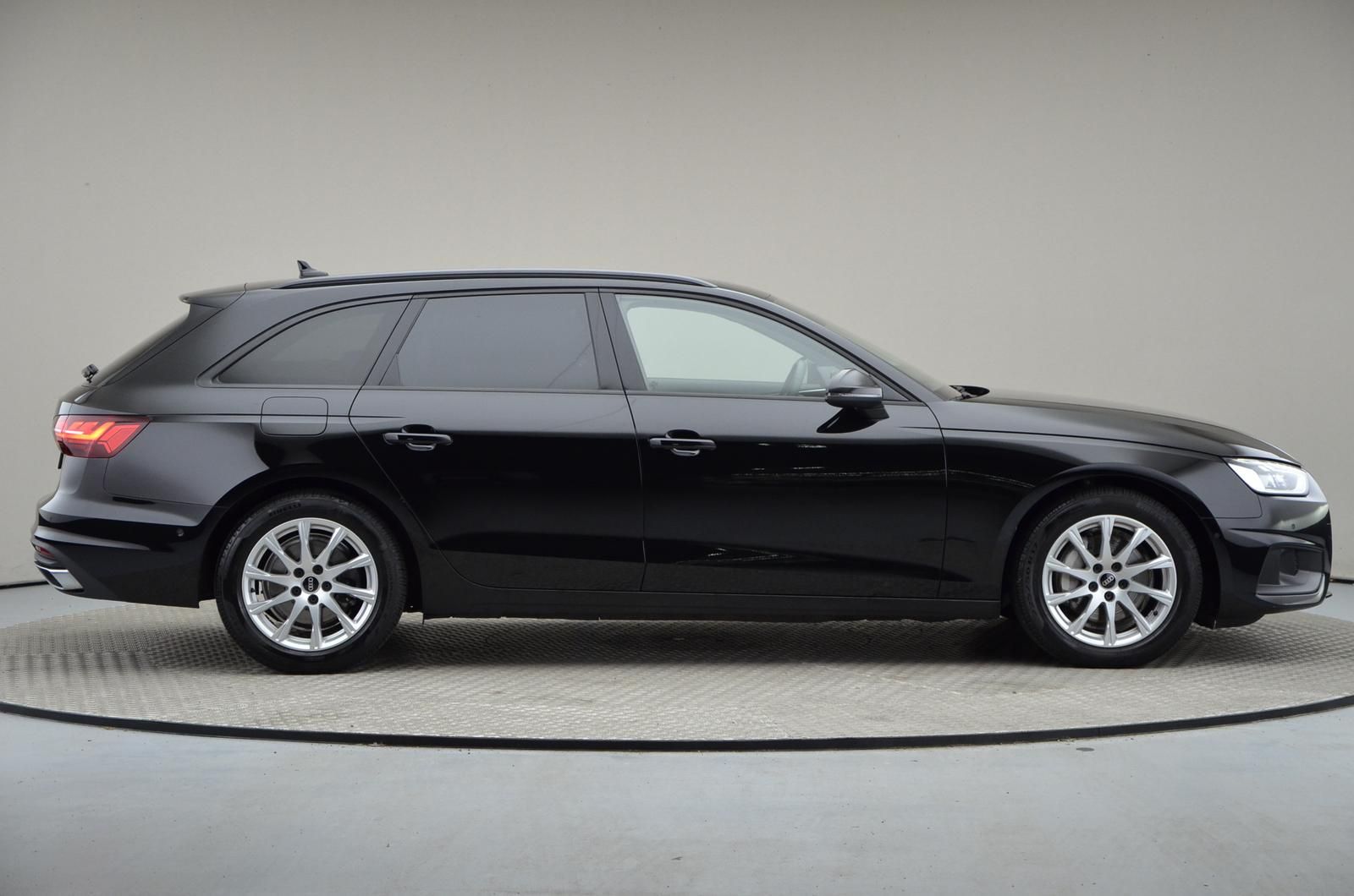 Fahrzeugabbildung Audi A4 Avant 40 TDI 150kW S tronic Navi LED Standh.