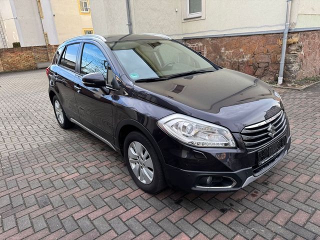 Suzuki SX4 S-Cross/4x4/Panorama/Kamera/Leder/Xenon