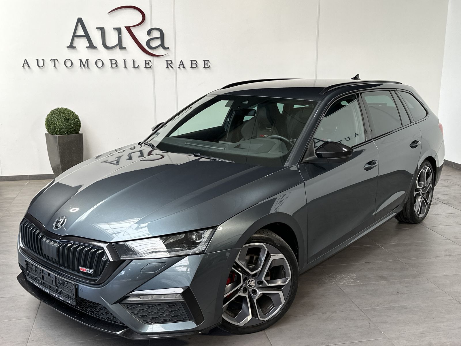 Fahrzeugabbildung SKODA Octavia Combi 2.0 TDI DSG RS Plus NAV+MATRIX+ACC