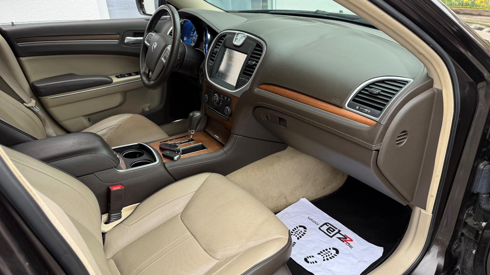 Lancia Thema 3.0 CRD V6 239ch - CT récent - Entretien complet - Led - Ecran tactile
