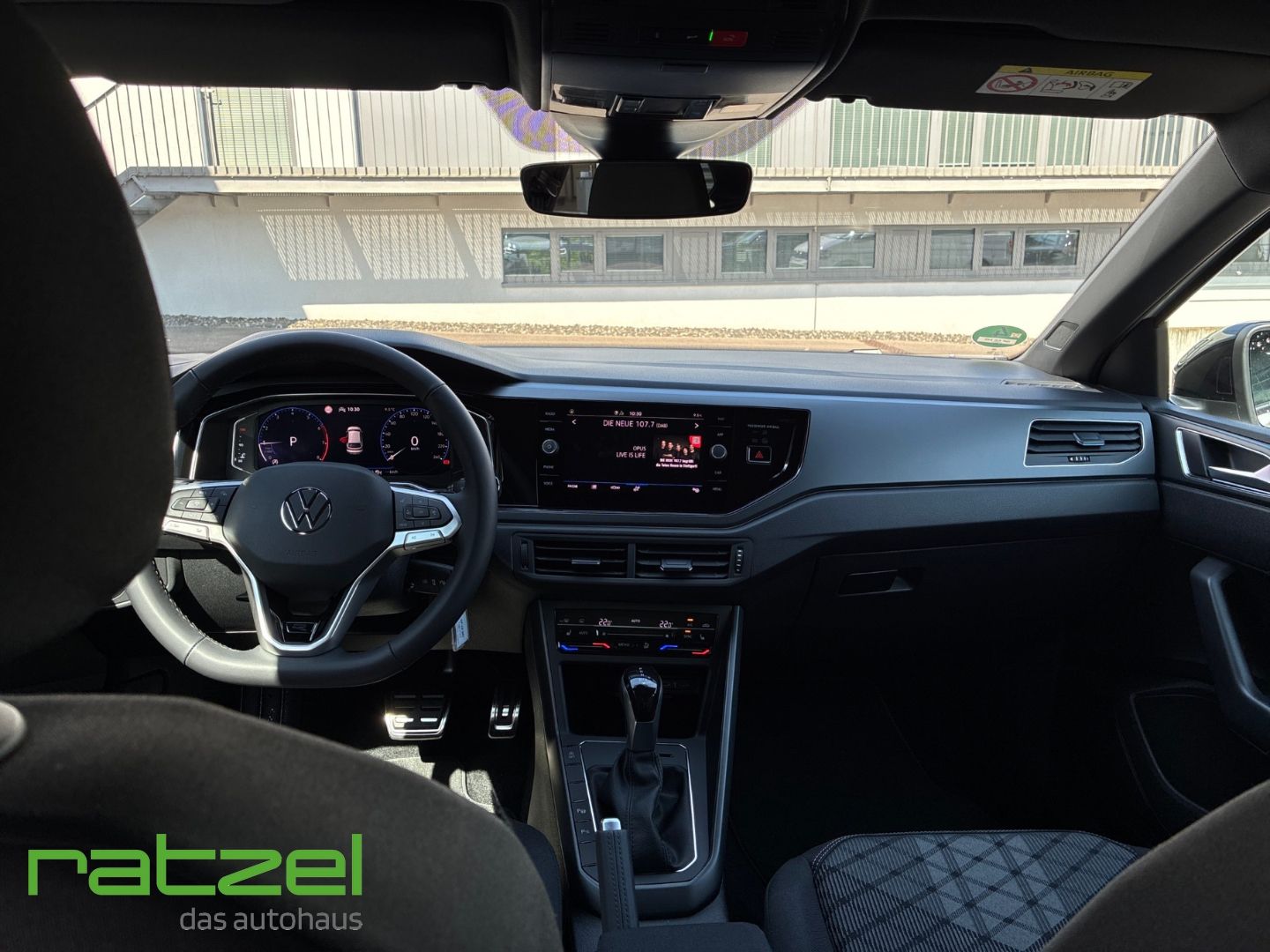 Fahrzeugabbildung Volkswagen Taigo R-LINE 1.0 TSI DSG LED+ACC+Kamera+PDC