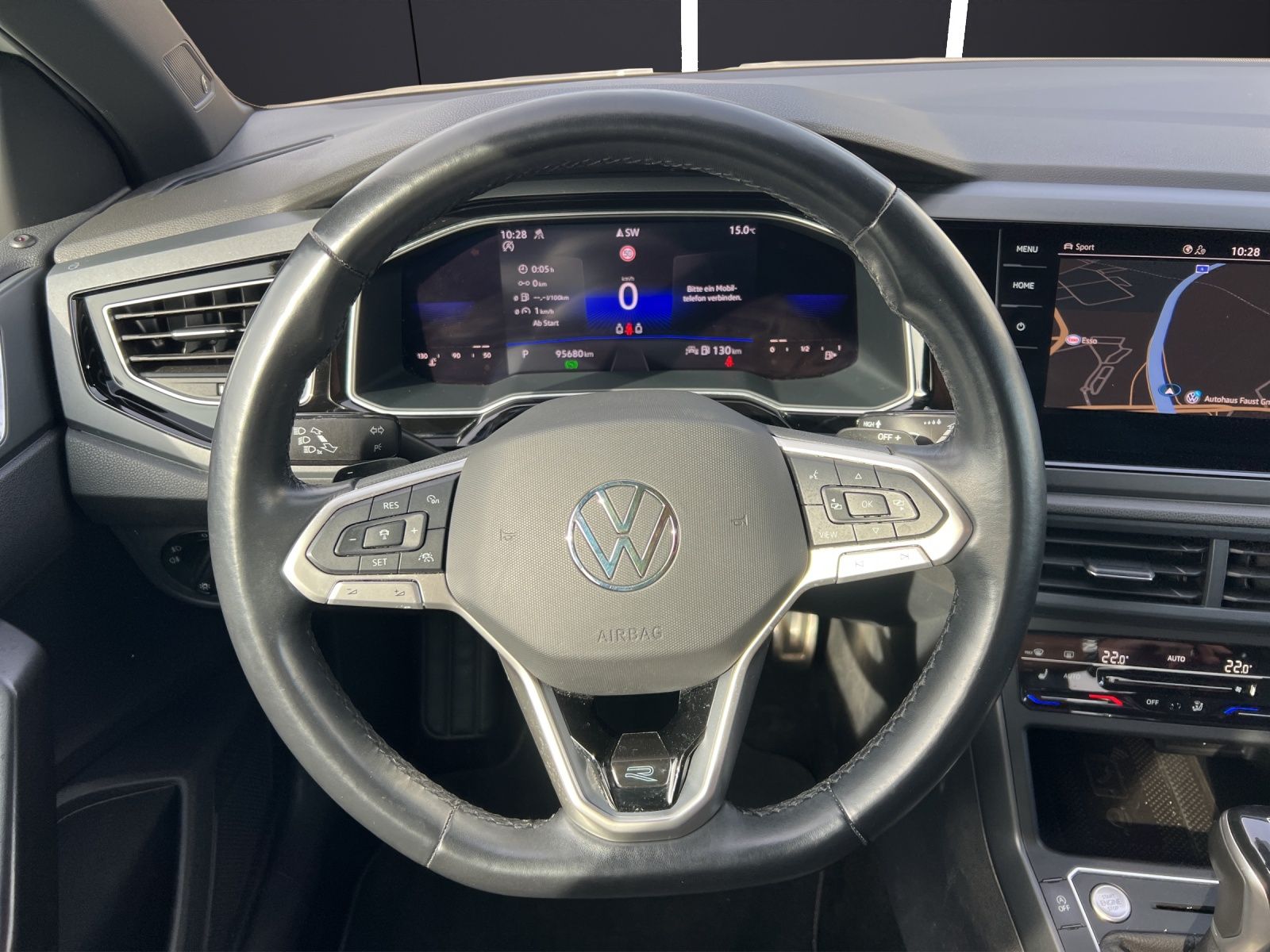 Fahrzeugabbildung Volkswagen Taigo R-Line TSI DSG IQ.Light ACC SHZ RearView N