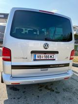 Volkswagen T5 Caravelle TDI, 9Sitze, 4Motion DSG Motor neu - Volkswagen T5 Caravelle aus 2011