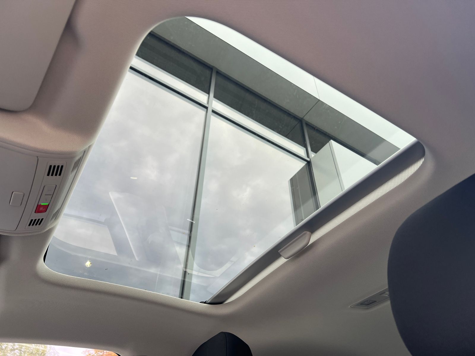 Fahrzeugabbildung Volkswagen Taigo Life 1.0 TSI *LED, Pano, Navi, Kamera, 16'