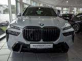 BMW X7 xDrive 40d M-Sport Pro FACEL. PANO AHK HUD - mit Diesel-Antrieb: Grau, Vollleder, Panorama-Dach