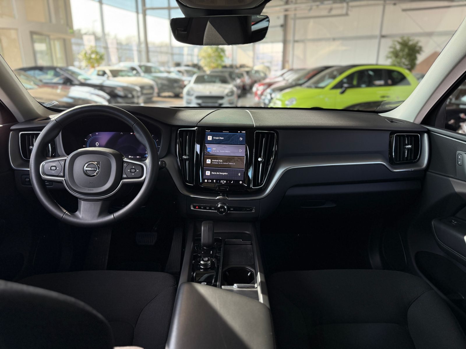 Fahrzeugabbildung Volvo XC60 Momentum Pro AHK LED RFK