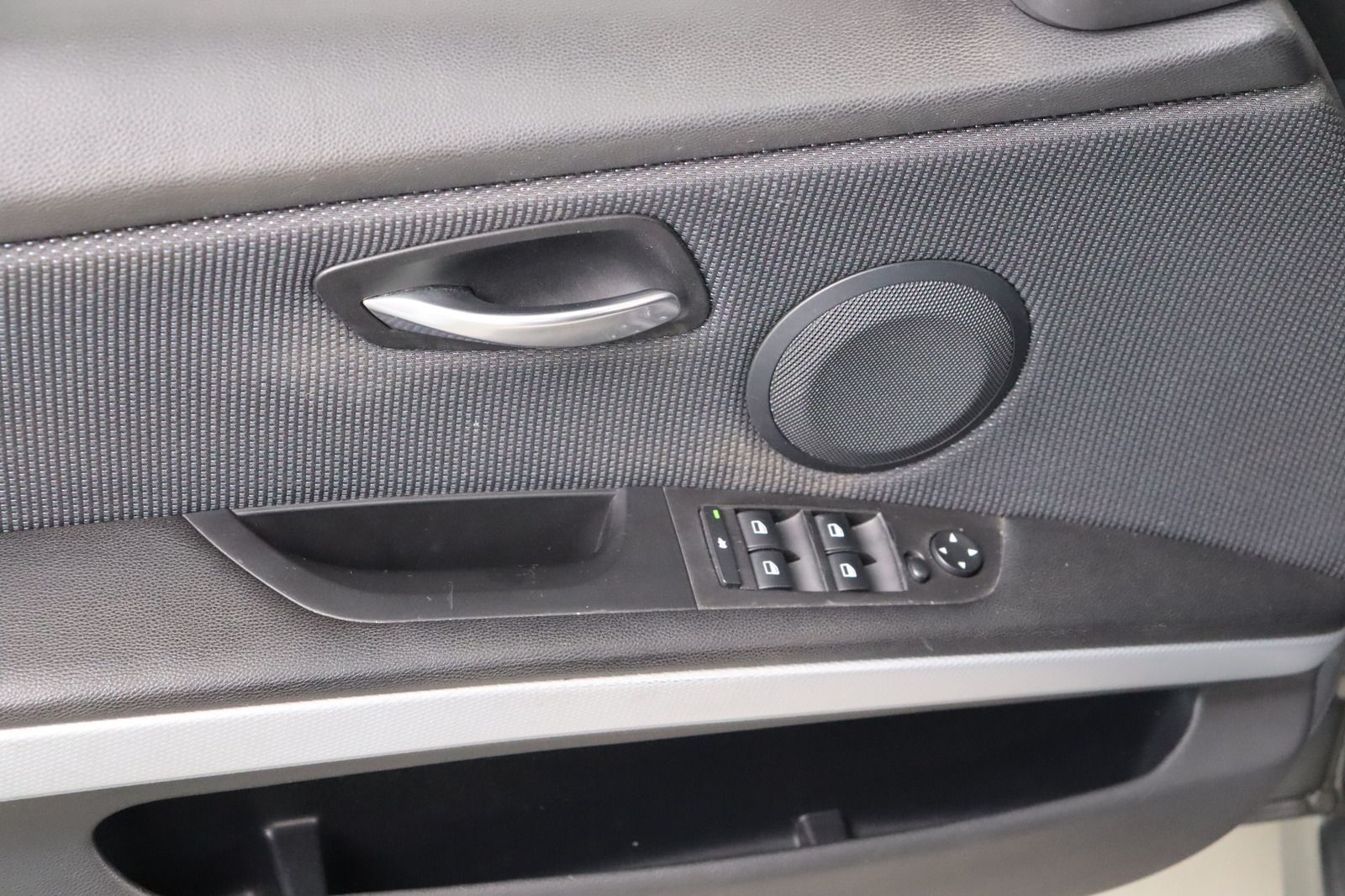 Fahrzeugabbildung BMW 320 d xDrive M-Paket * Xenon * Navi * Alcantara