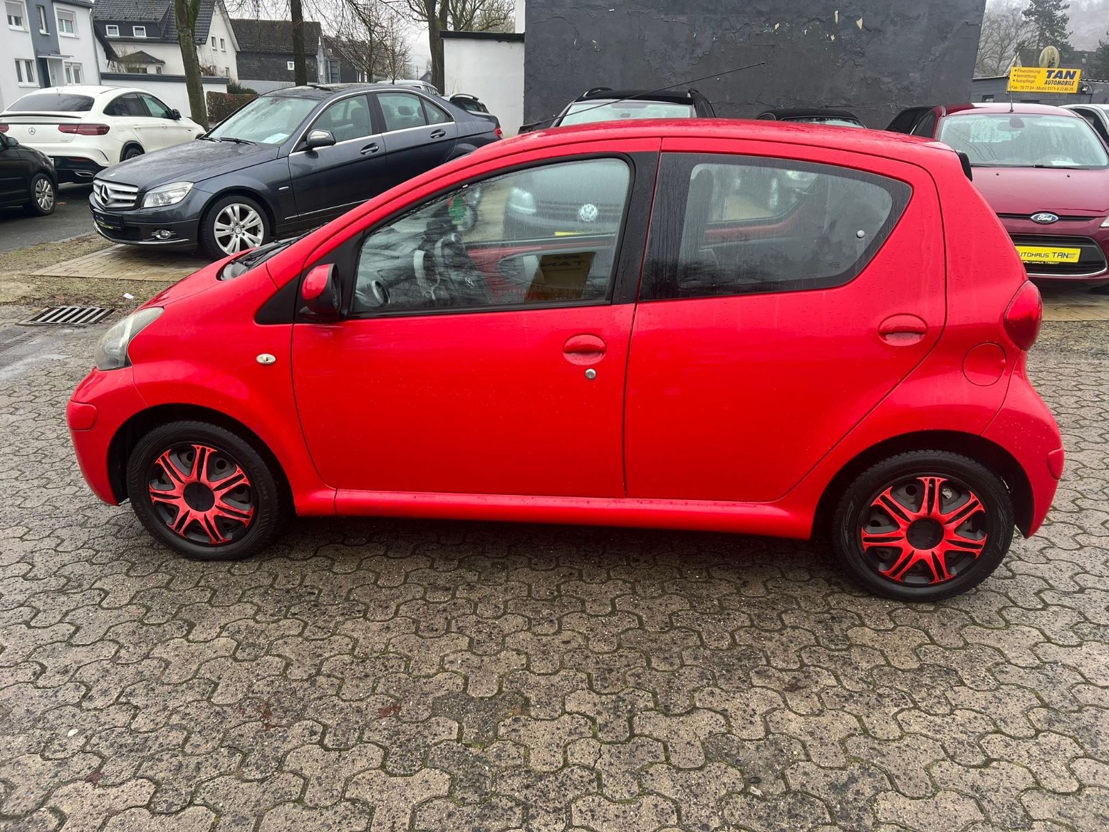 Fahrzeugabbildung Toyota Aygo AYGO