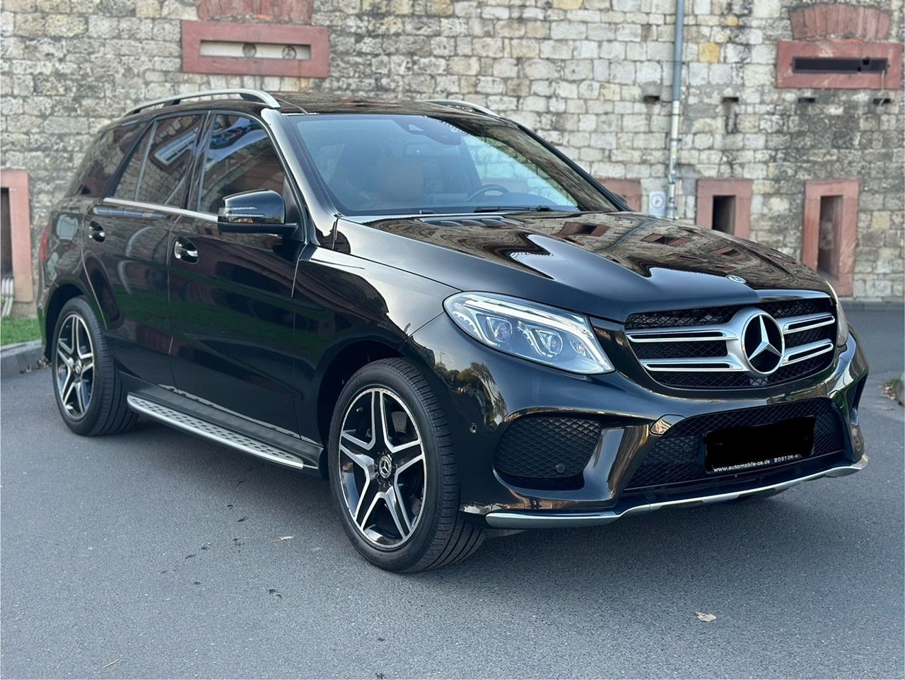 Fahrzeugabbildung Mercedes-Benz GLE 400 4MATIC AMG LINE*PANORAMA+20´LM+KAMERA*