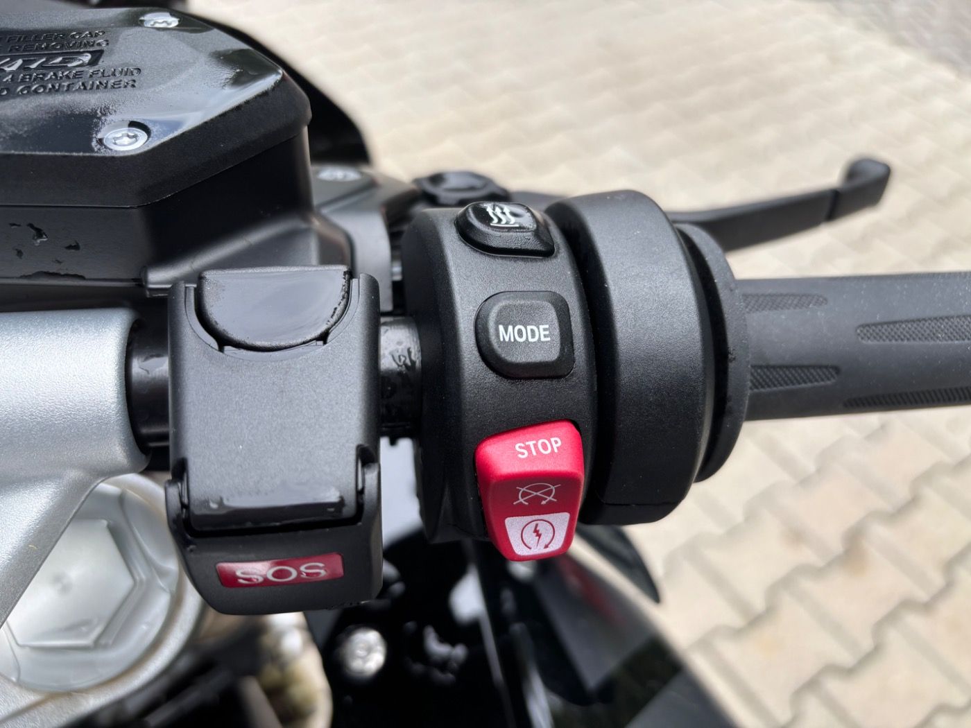 Fahrzeugabbildung BMW R 1250 RS Style Triple Black 3 Pakete Notruf