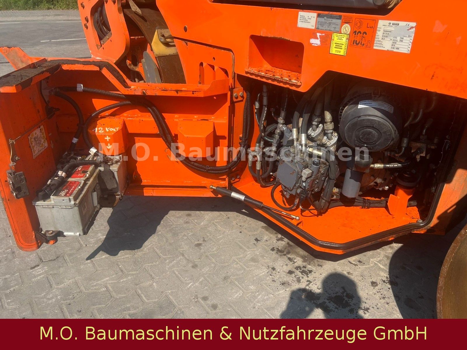 Fahrzeugabbildung Hamm DV 70  VO/ Walze / 7,5t