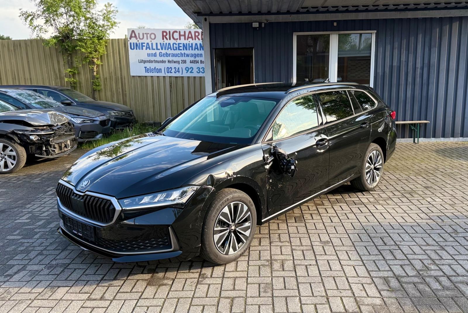 Skoda Superb Combi 2.0 TDI DSG Selection / Kamera 360