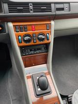 Mercedes-Benz MERCEDES W124 T-MODELL 300 TE 4-MATIC - Mercedes-Benz 300 mit Benzin-Antrieb: Kombi, Te