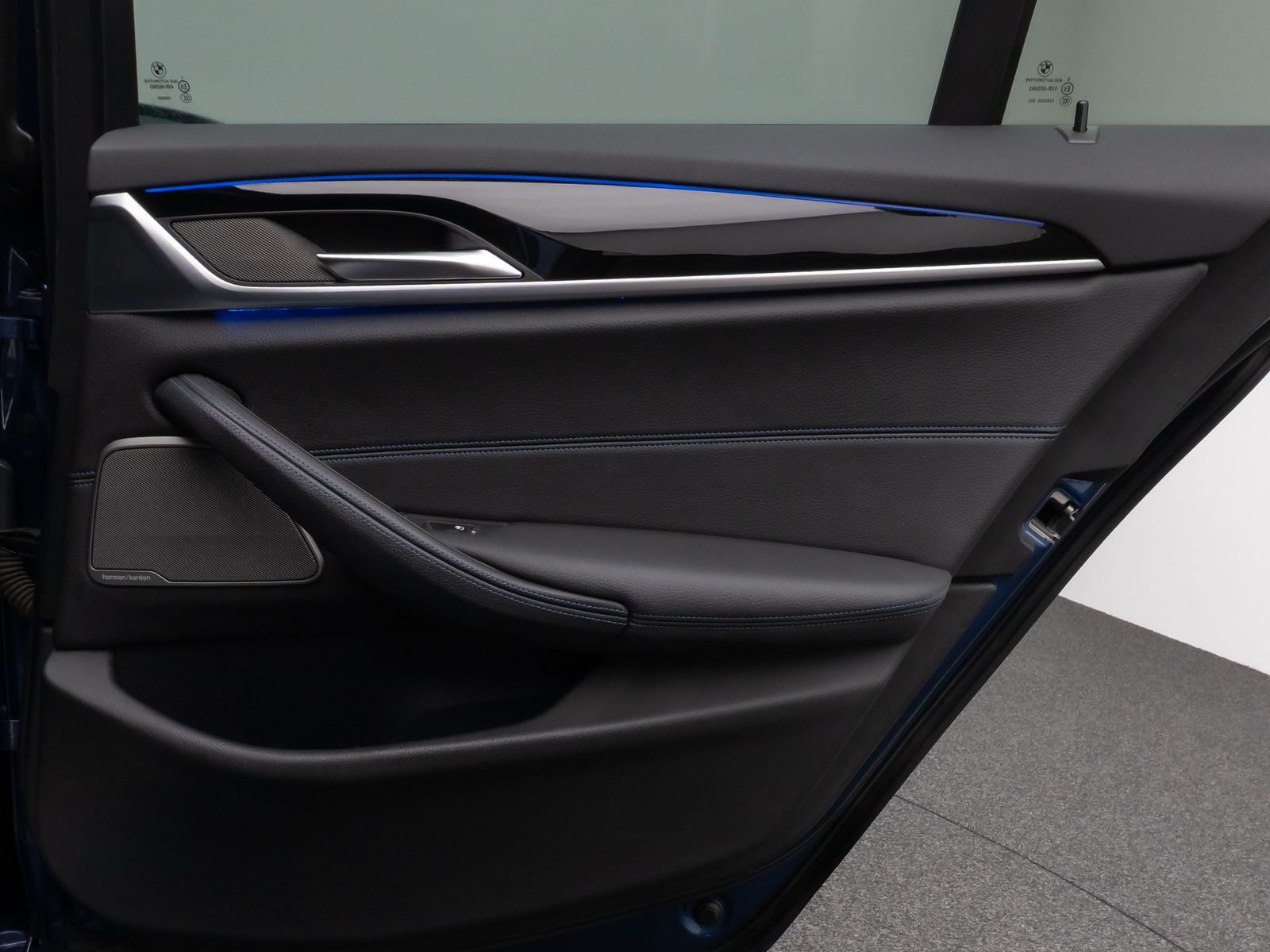 Fahrzeugabbildung BMW 530d M Sport Panorama Kamera Laser HUD DAB H/K