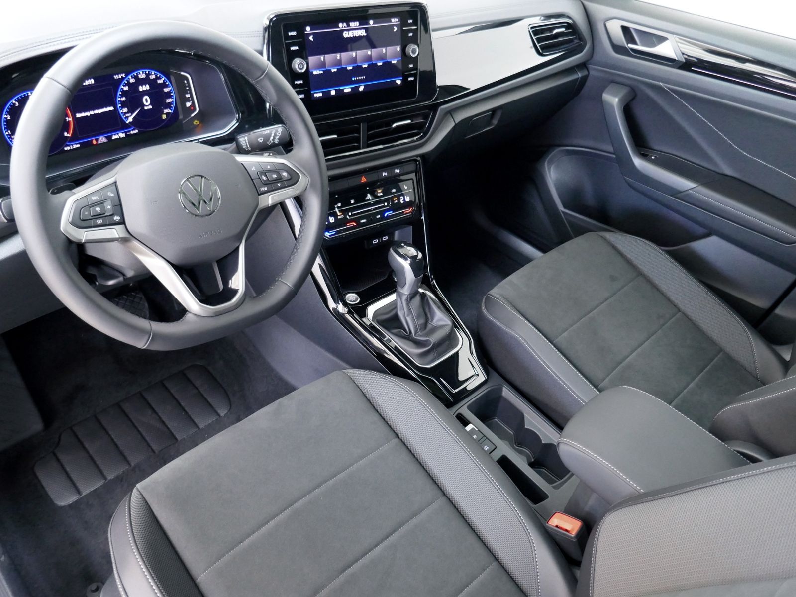 Fahrzeugabbildung Volkswagen T-Roc Style 1.5 TSI DSG | LED RFK ACC