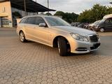 Mercedes-Benz E 200 CGI T BlueEFFICIENCY AVANTGARDE AVANTGARDE - Mercedes E-Klasse 7-Sitzer