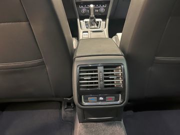 Volkswagen Passat Variant - 11
