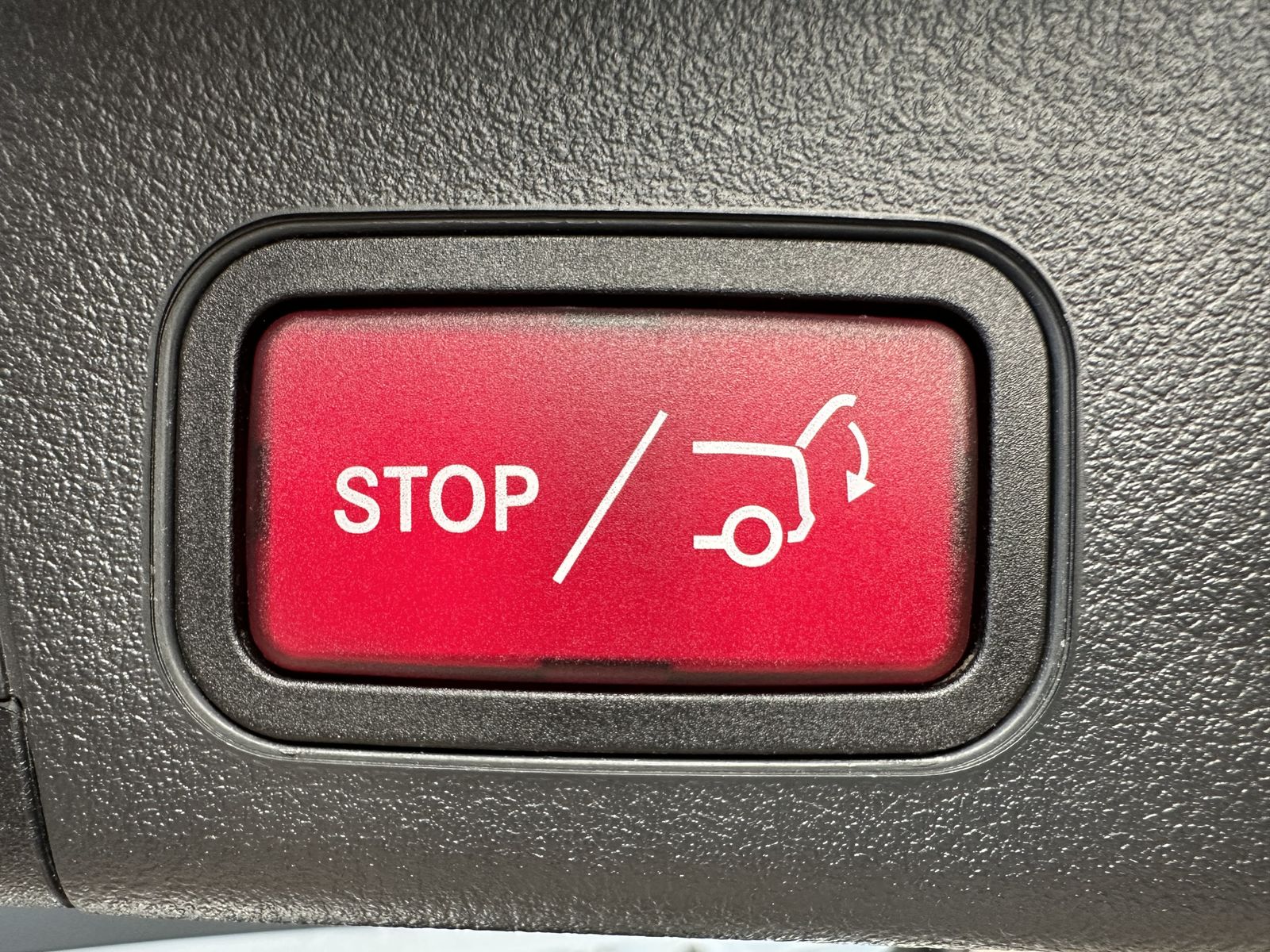 Fahrzeugabbildung Mercedes-Benz EQB 300 Progressive 4Matic NAV+LED+KAMERA+TOTWIN
