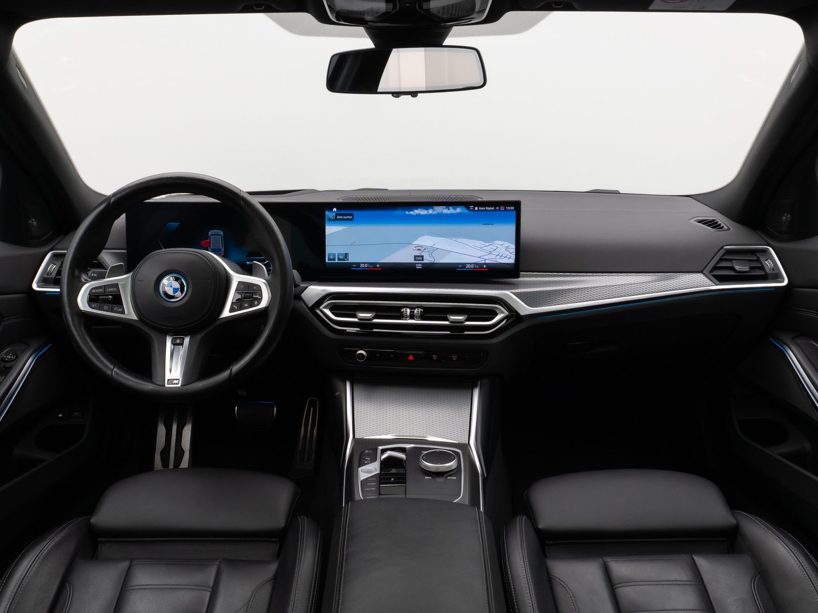 Fahrzeugabbildung BMW 330e xD M Sport Panorama Kamera HUD H/K AHK 19"