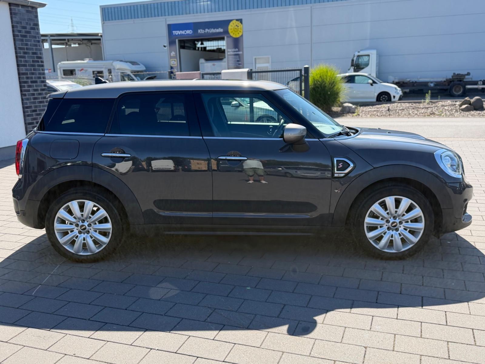 MINI Countryman S*LED*NAV*PANO*LEDER*AHK*2.HAND*TOP*